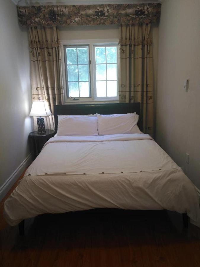 Lakeside Private Suite-Queen Bed Room Tottenham Εξωτερικό φωτογραφία