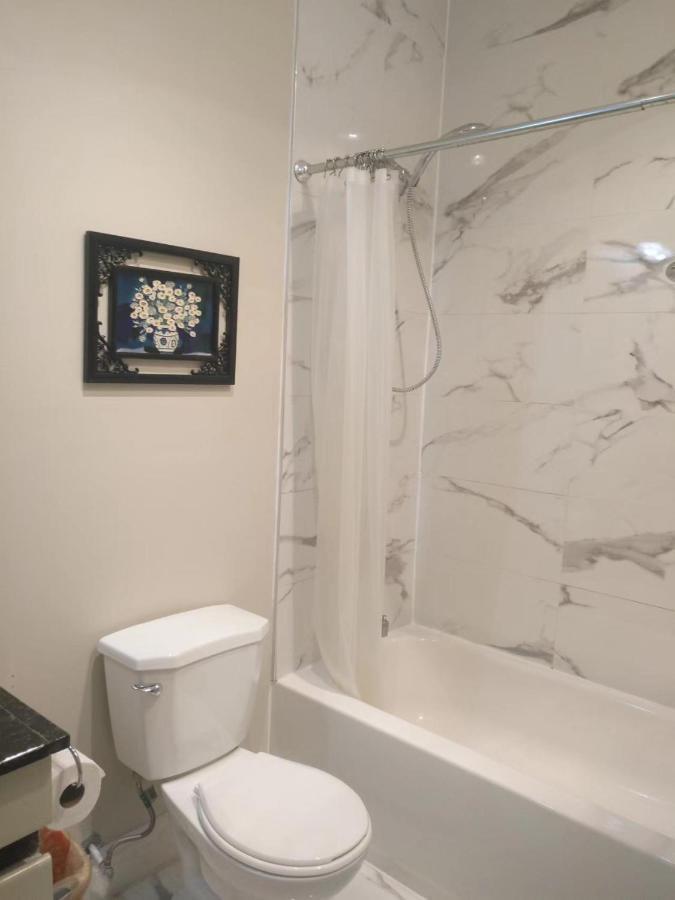 Lakeside Private Suite-Queen Bed Room Tottenham Εξωτερικό φωτογραφία