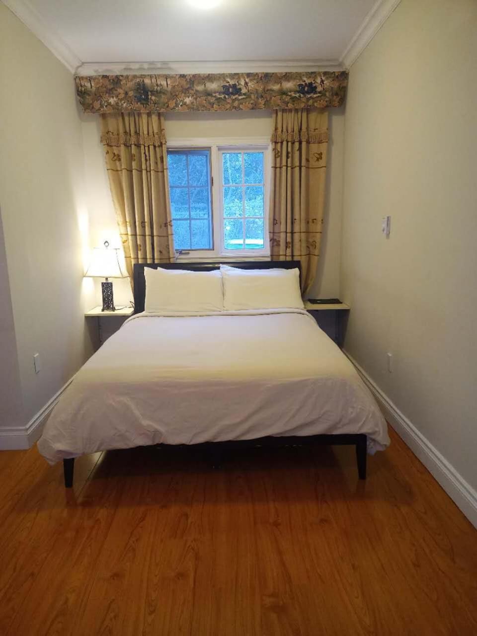 Lakeside Private Suite-Queen Bed Room Tottenham Εξωτερικό φωτογραφία