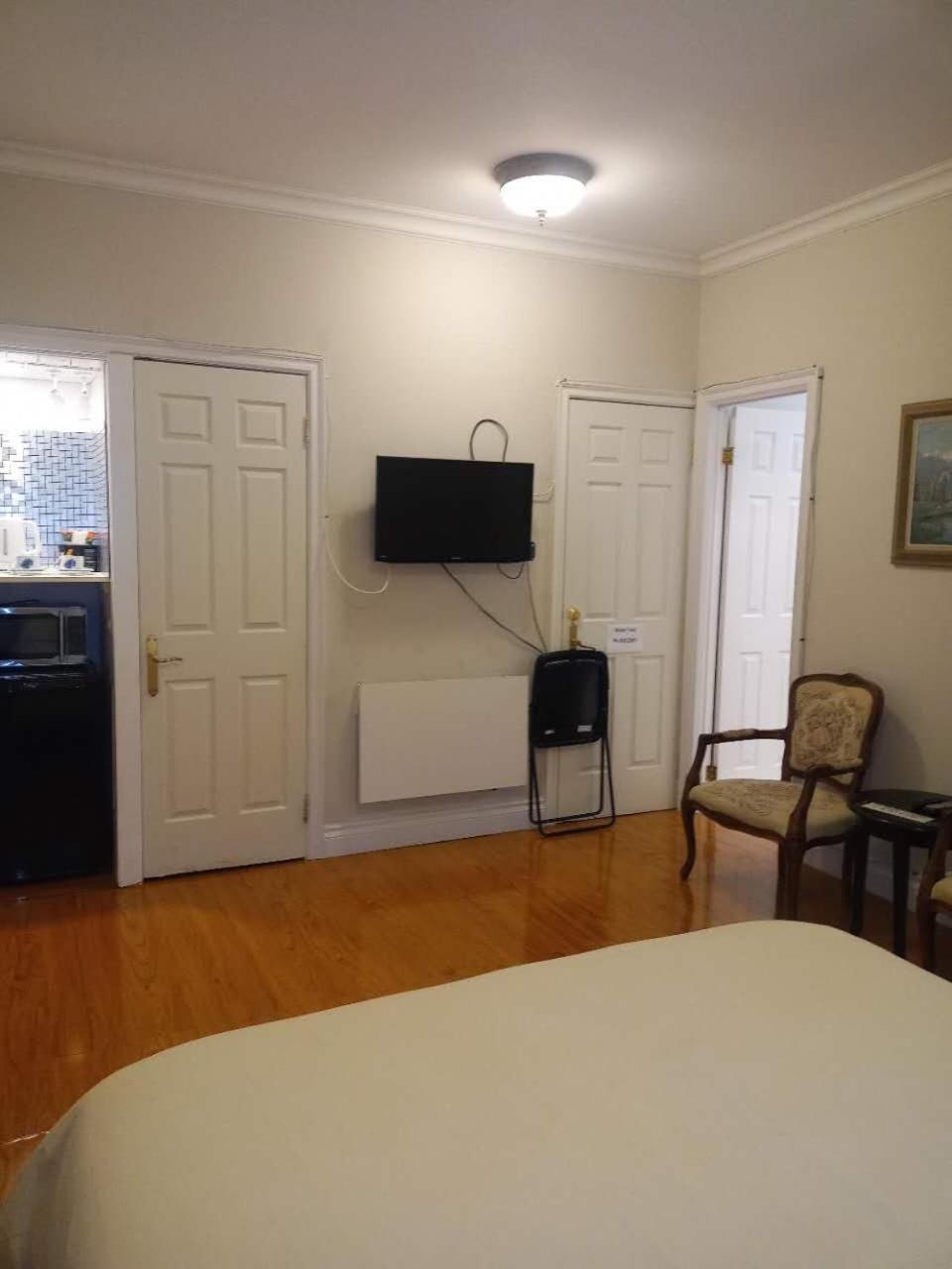 Lakeside Private Suite-Queen Bed Room Tottenham Εξωτερικό φωτογραφία
